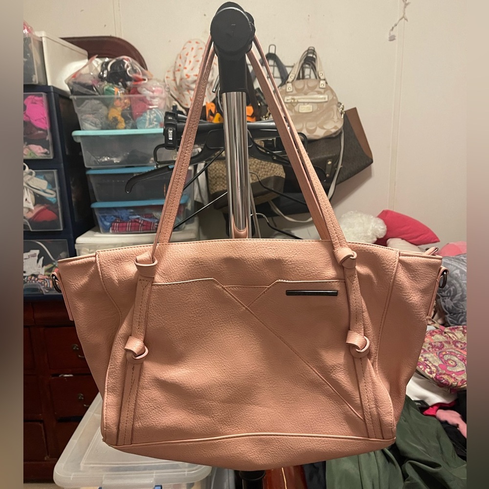 Light pink large Steve madden purse with lots of space